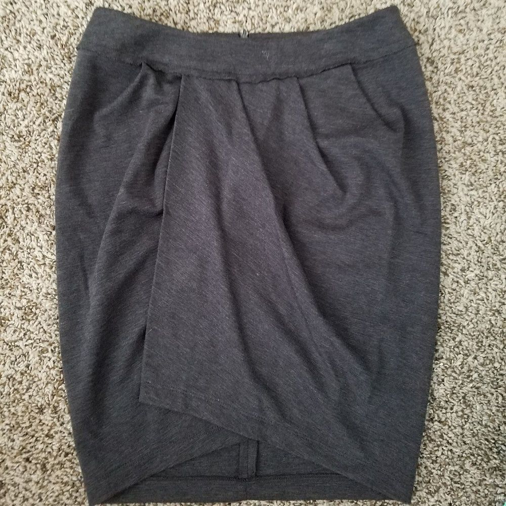 Yona Baraschi Gray Pencil Skirt – Size 4 Rear Zip Women's Designer Wear